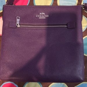Brand NEW with tags Coach cross body purse